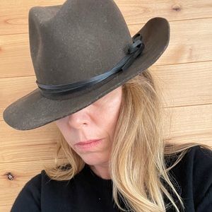 ❤️❤️Like this post be notified of LIVE SHOWS.